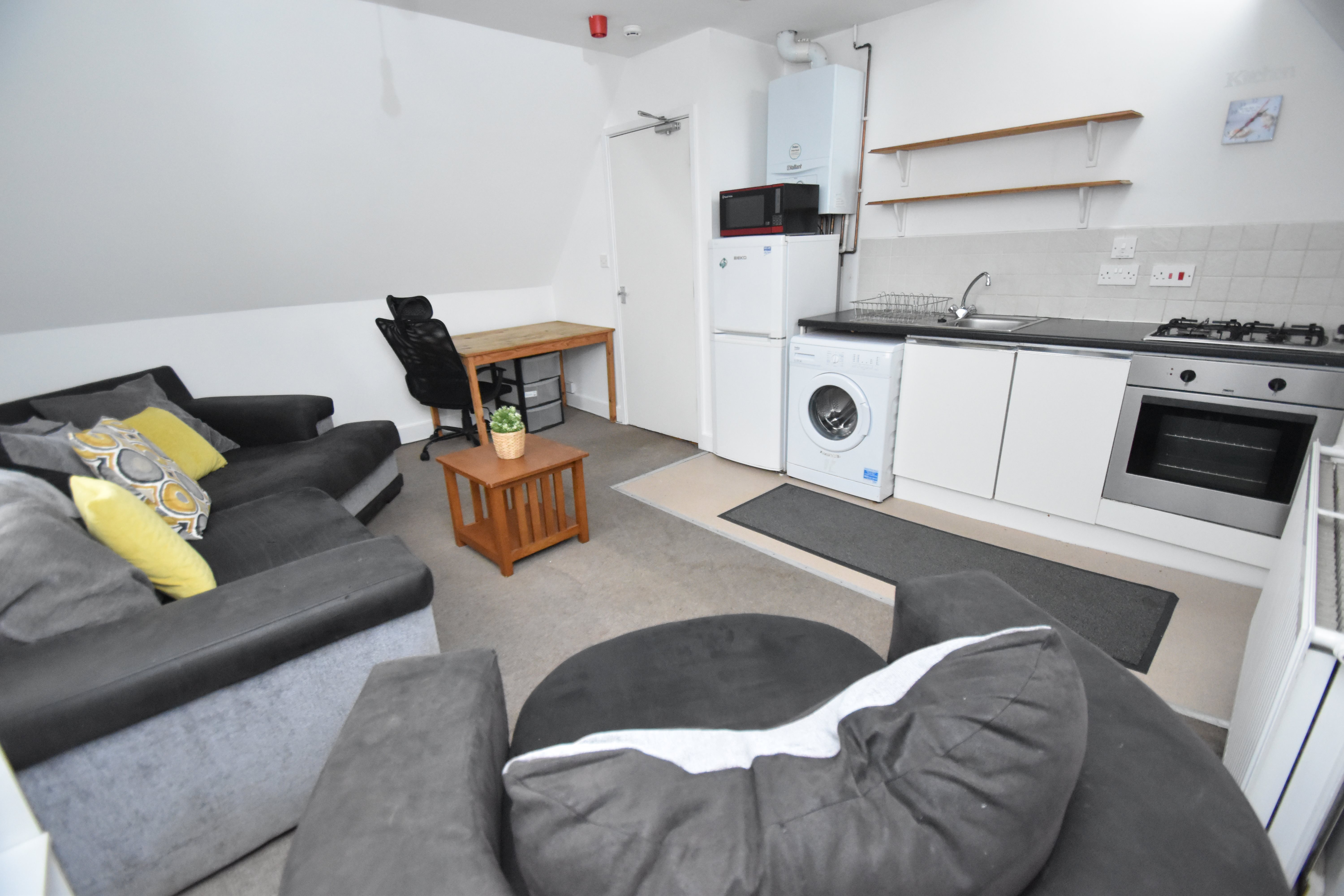 1 bed flat to rent in Woodville Road, Cathays 1