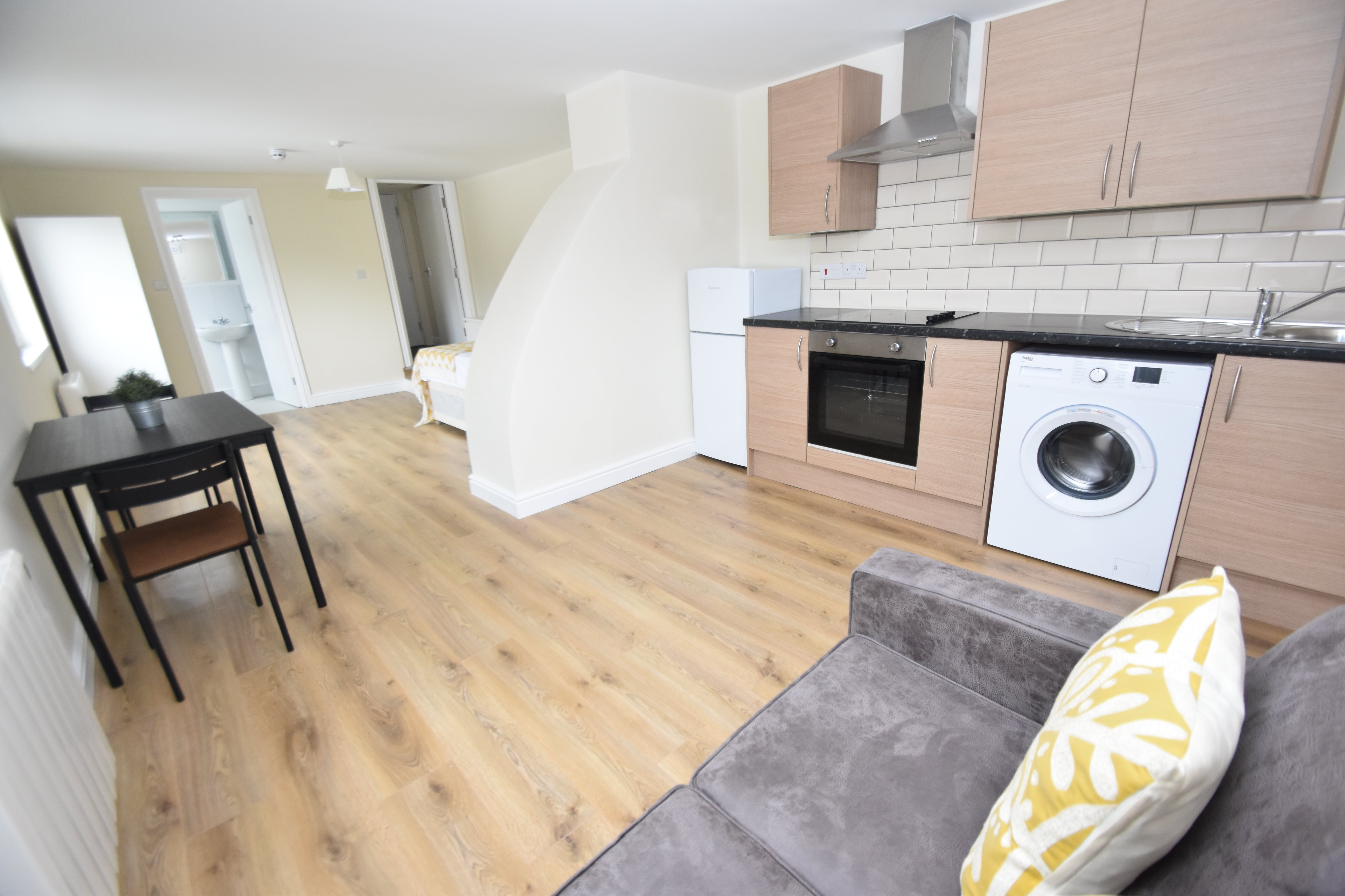 1 bed studio flat to rent in Marlborough Road, Penylan - Property Image 1
