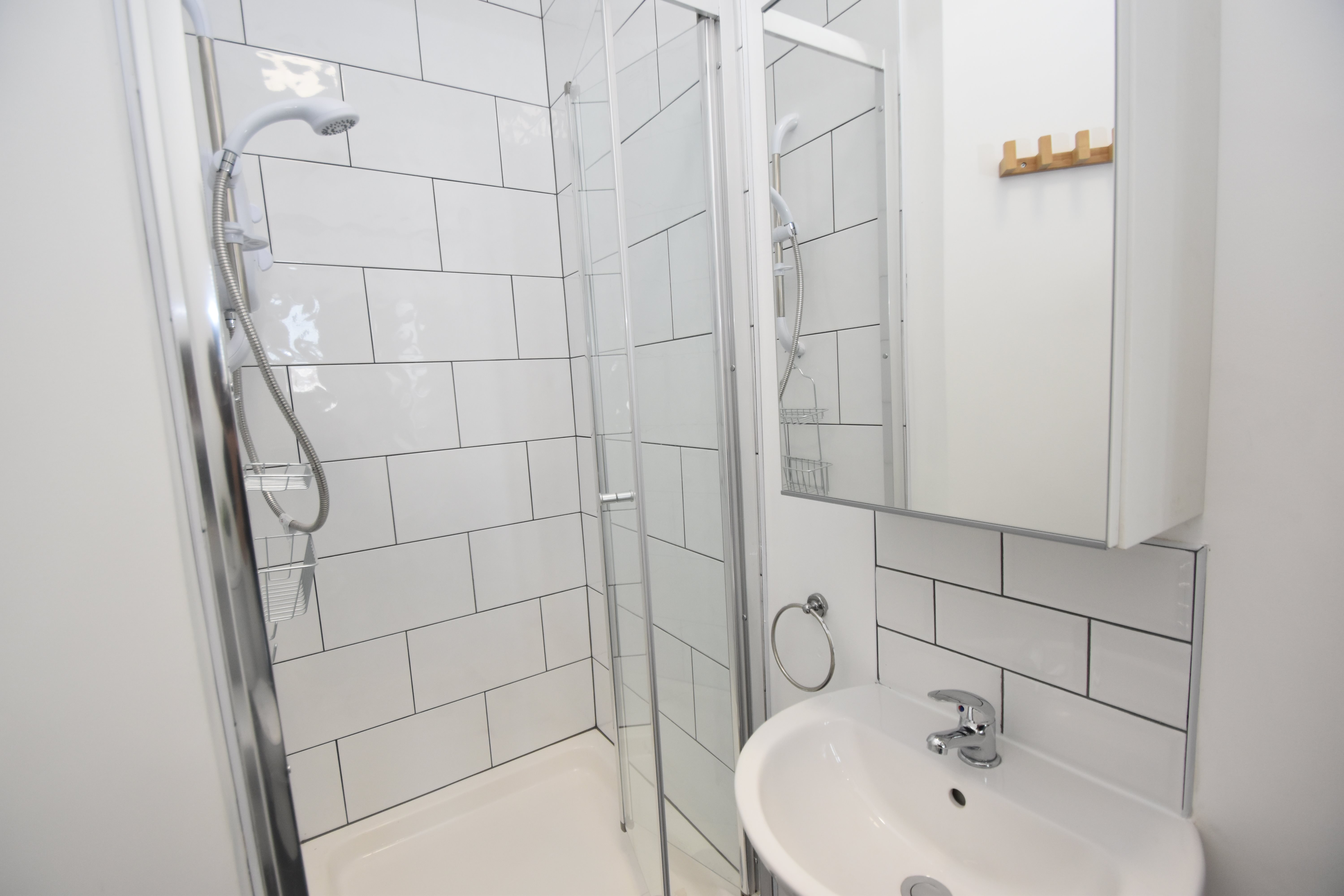 1 bed flat to rent in Cathays Terrace, Cathays  - Property Image 5