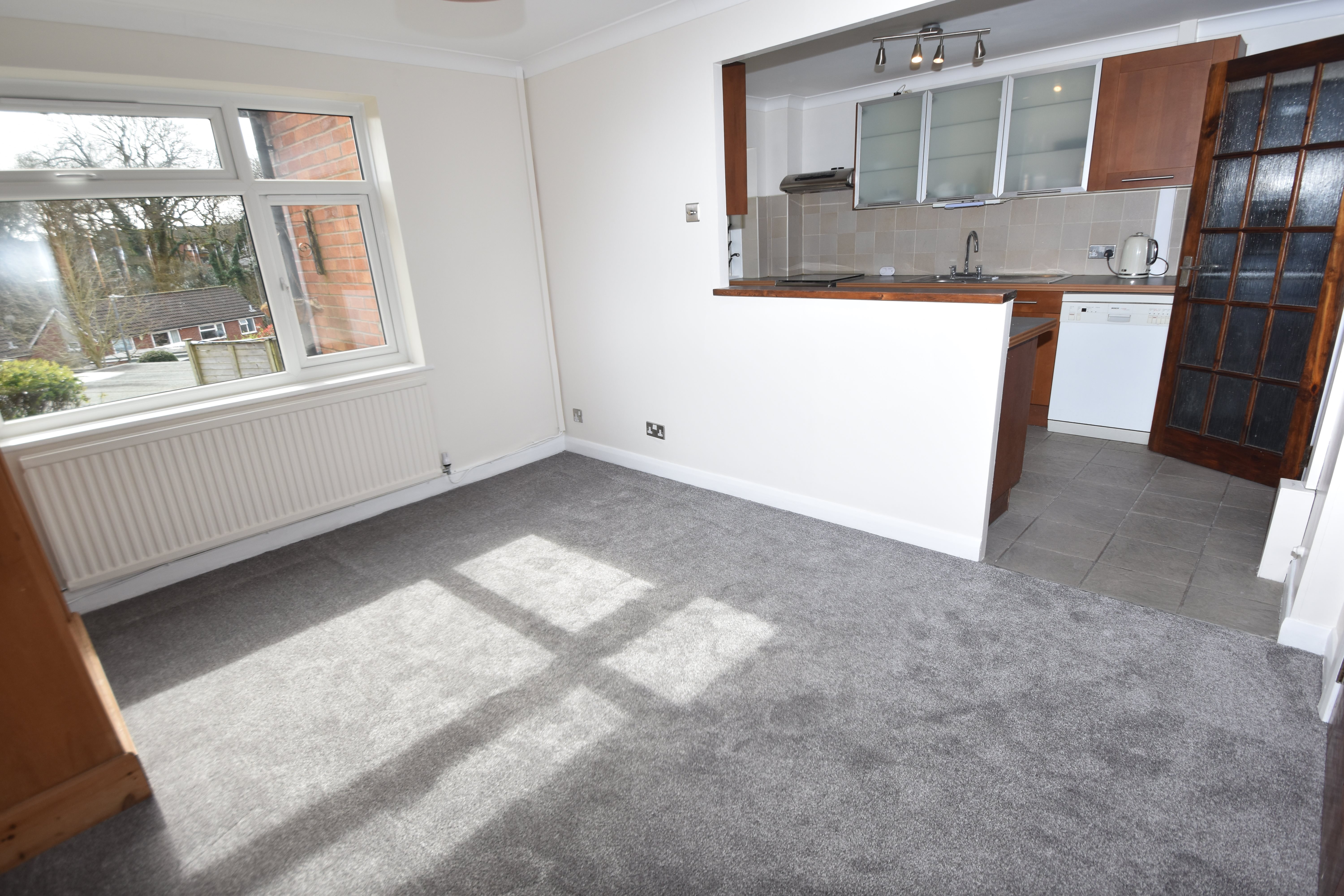 3 bed house to rent in Queenwood, Penylan  - Property Image 5
