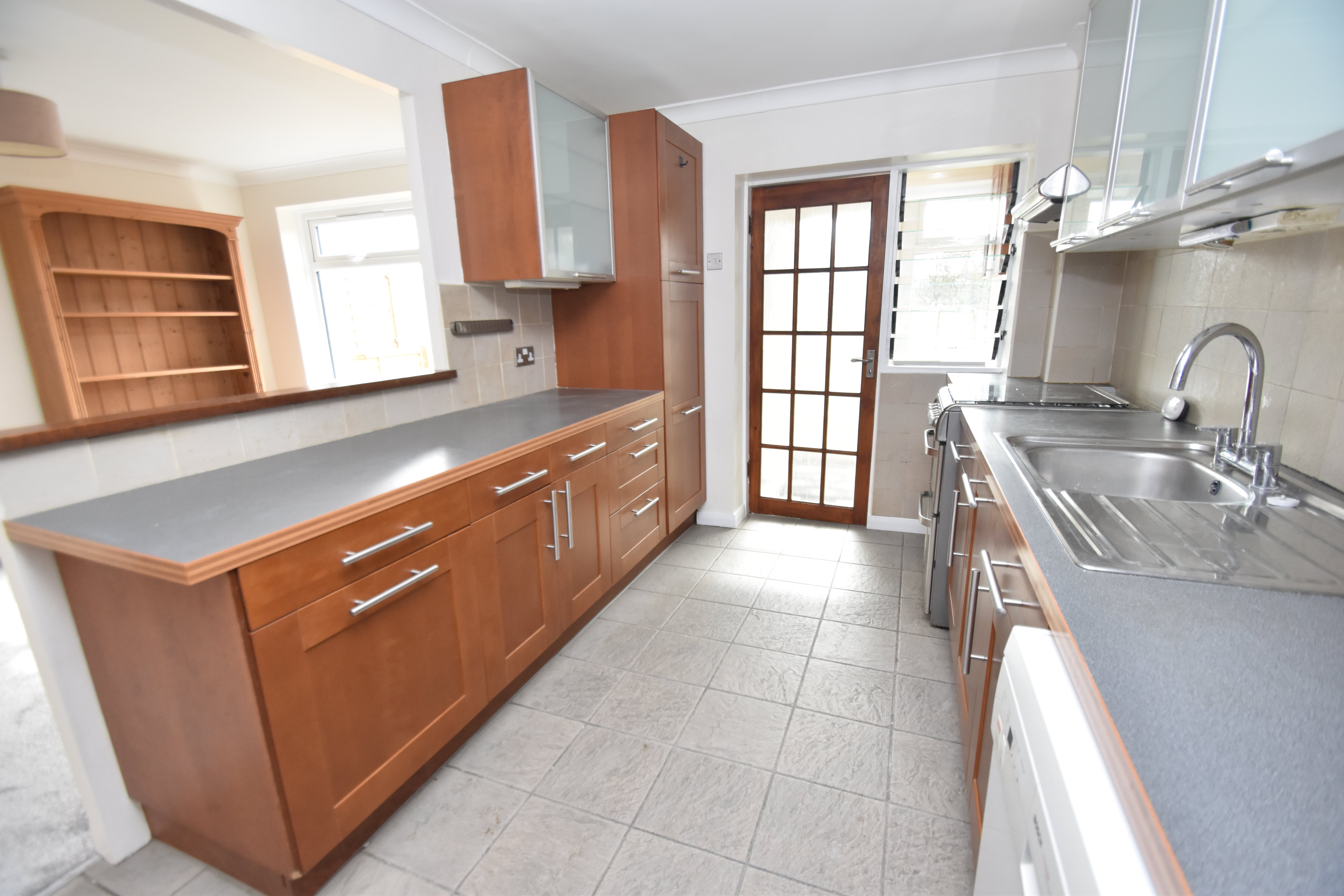 3 bed house to rent in Queenwood, Penylan  - Property Image 8