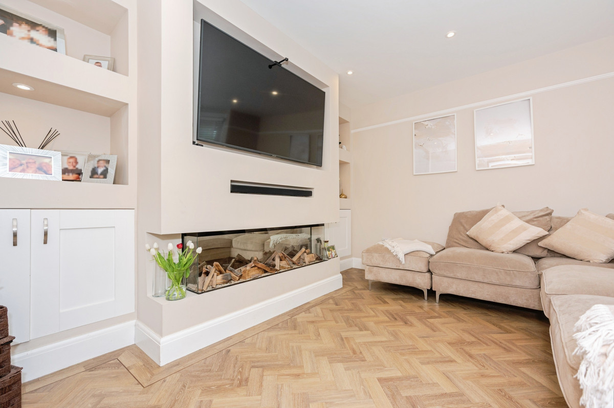 5 bed semi-detached house for sale in Lower Higham Road, Gravesend  - Property Image 4