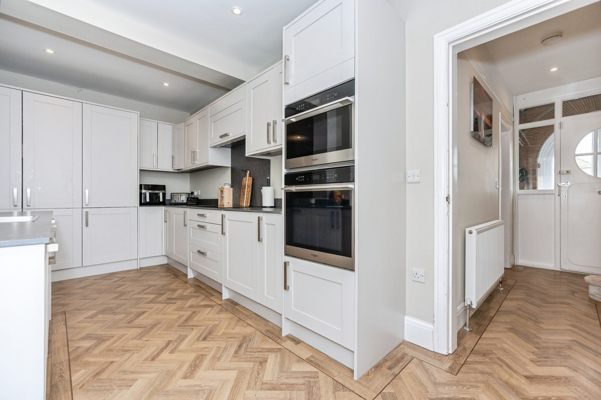 5 bed semi-detached house for sale in Lower Higham Road, Gravesend  - Property Image 6