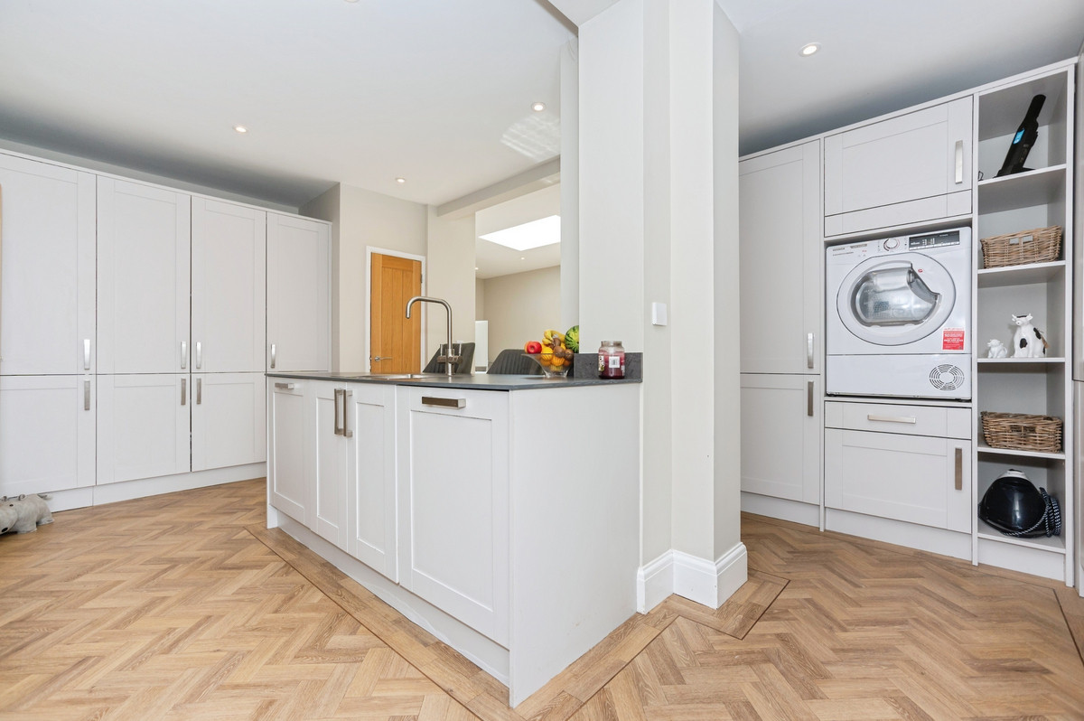 5 bed semi-detached house for sale in Lower Higham Road, Gravesend  - Property Image 7