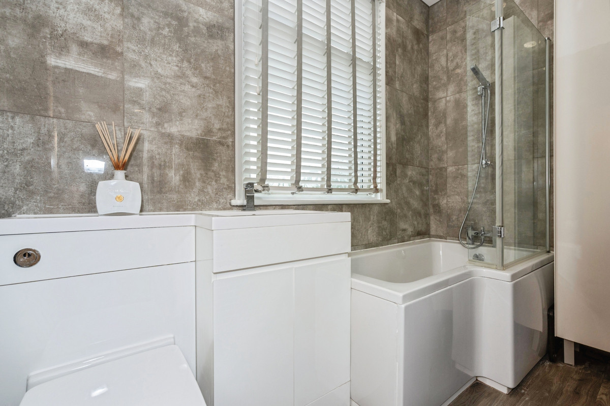 5 bed semi-detached house for sale in Lower Higham Road, Gravesend  - Property Image 18