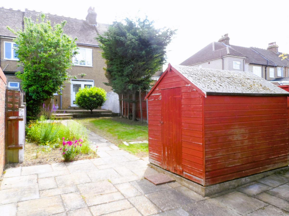 3 bed terraced house to rent in Hunters Way, Gillingham  - Property Image 11