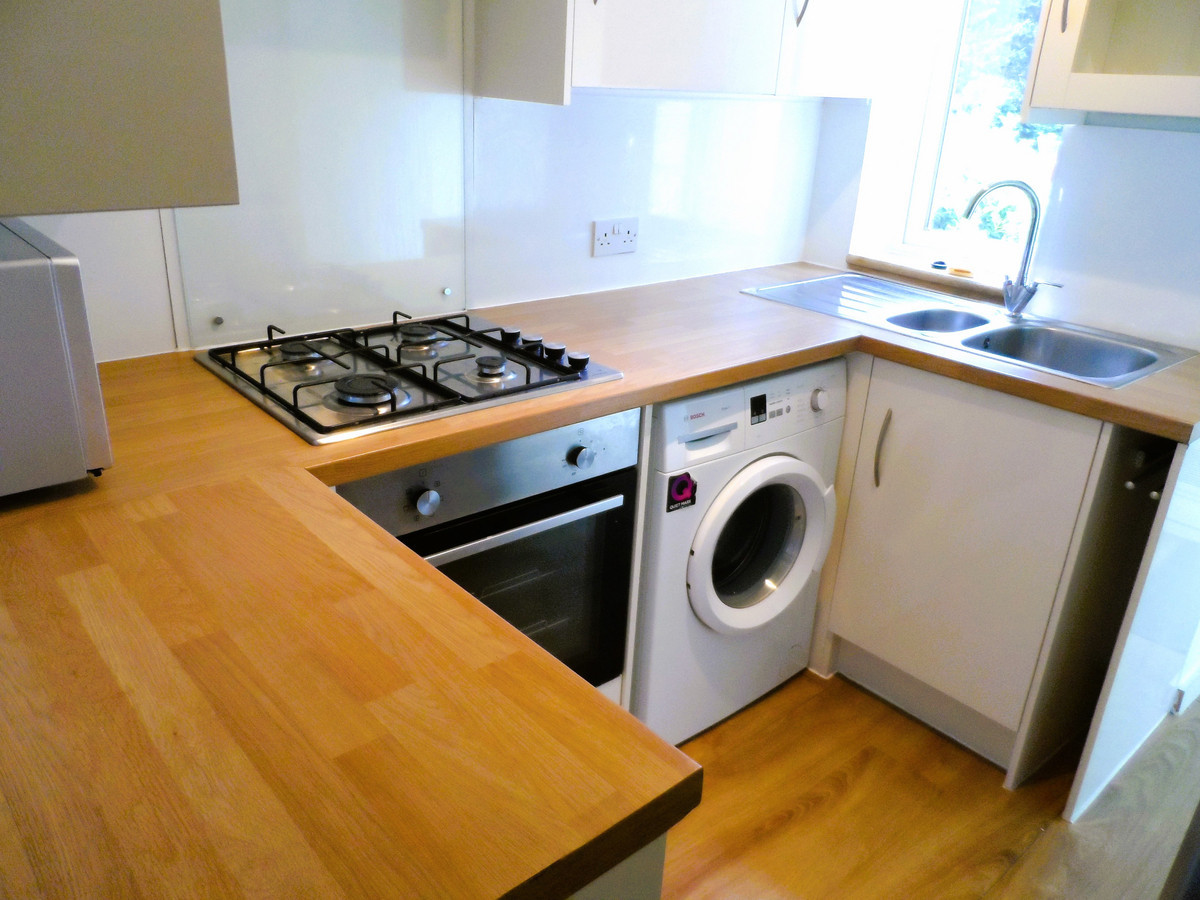 3 bed terraced house to rent in Hunters Way, Gillingham  - Property Image 6