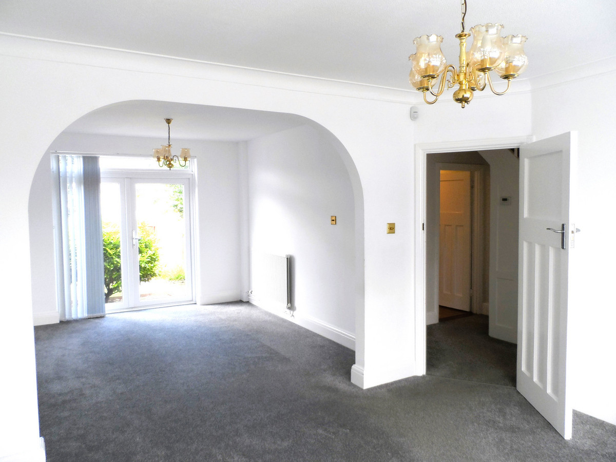 3 bed terraced house to rent in Hunters Way, Gillingham  - Property Image 1
