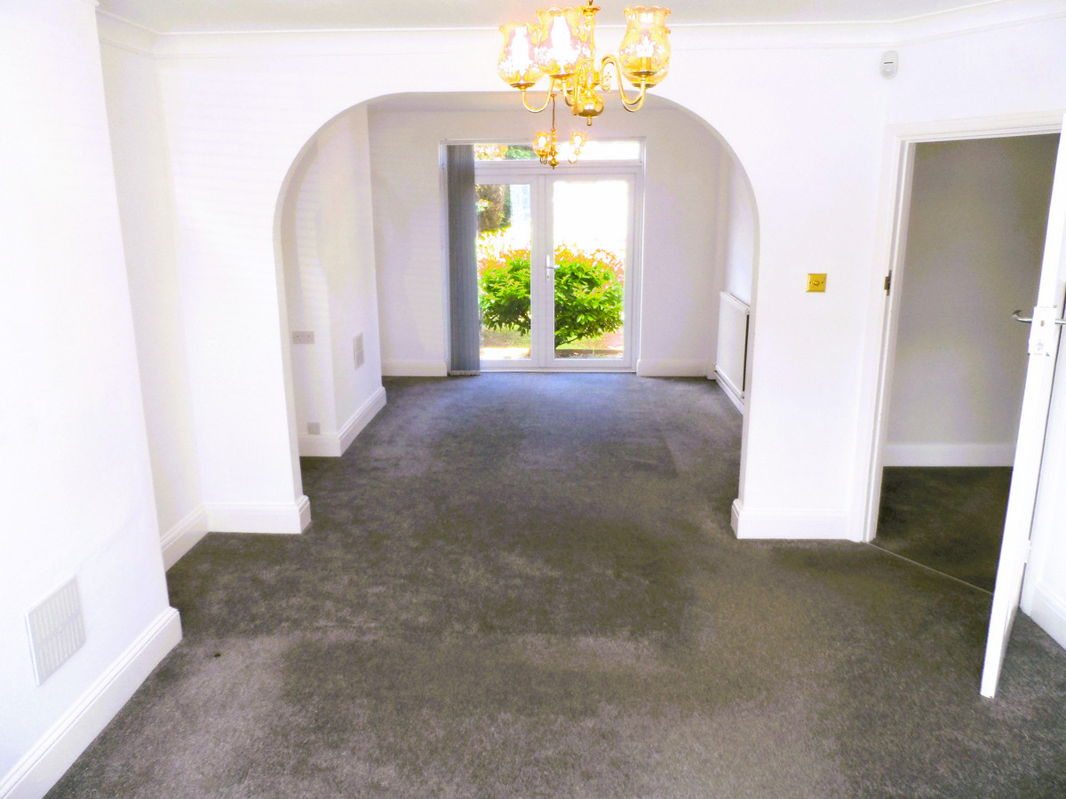 3 bed terraced house to rent in Hunters Way, Gillingham  - Property Image 3