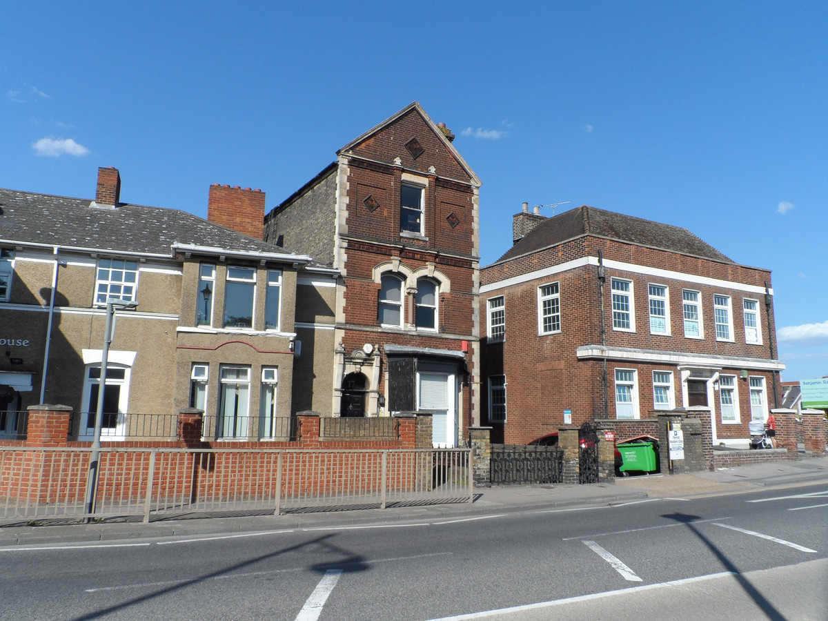  for sale in New Road Avenue, Chatham  - Property Image 1