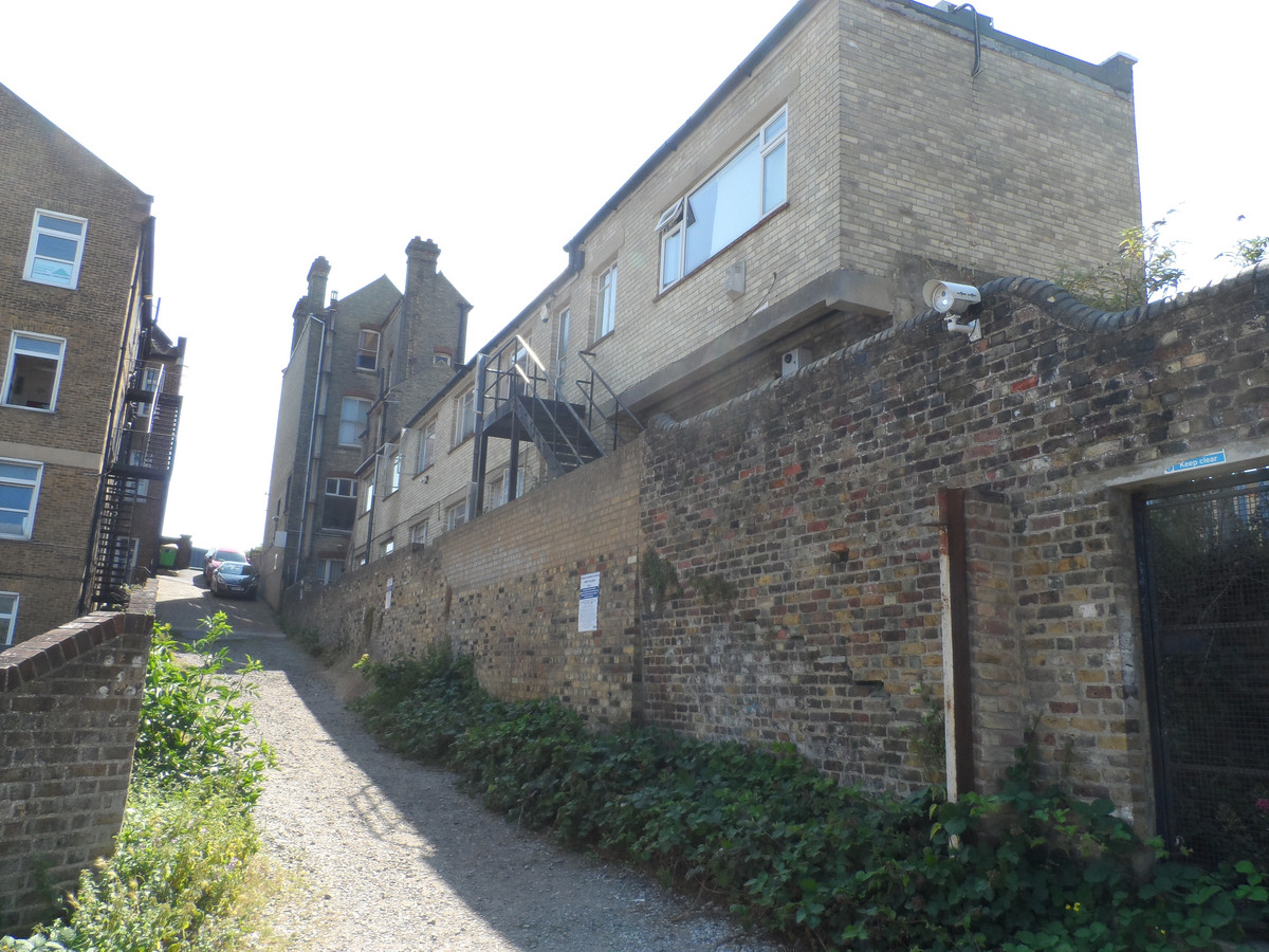  for sale in New Road Avenue, Chatham  - Property Image 8