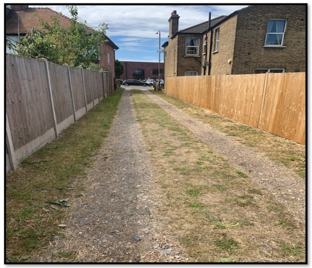 1 bed detached bungalow for sale in Green Lane, London  - Property Image 8