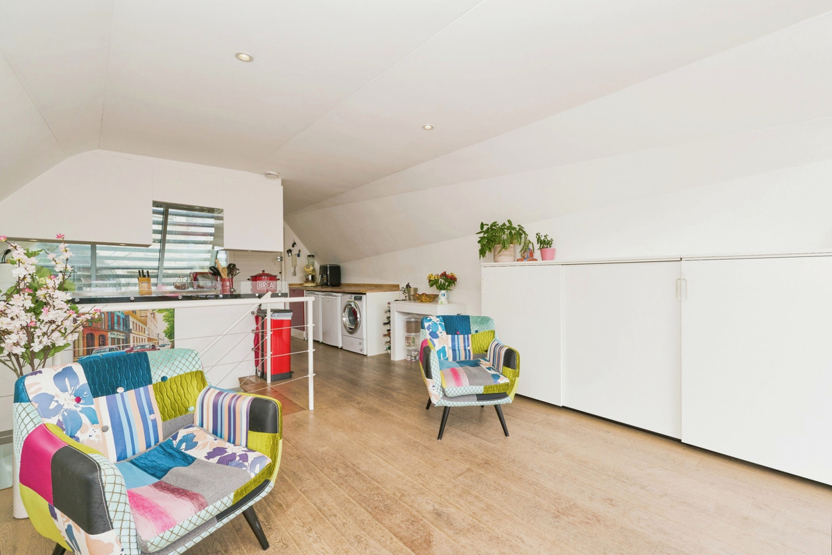 2 bed house boat for sale in Panther Quay, Kingston upon Thames  - Property Image 8