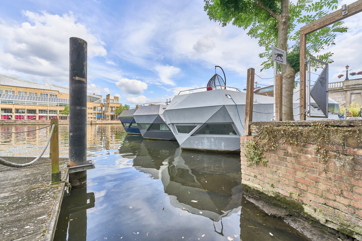 2 bed house boat for sale in Panther Quay, Kingston upon Thames  - Property Image 17