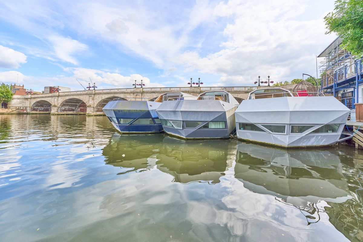 2 bed house boat for sale in 3 Panther Quay, Kingston upon Thames KT1 4BU - Property Image 1