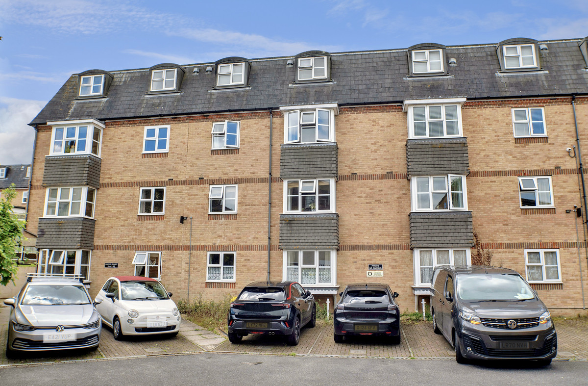 1 bed apartment for sale in Darwin Court Gravel Walk, Rochester, ME1 8