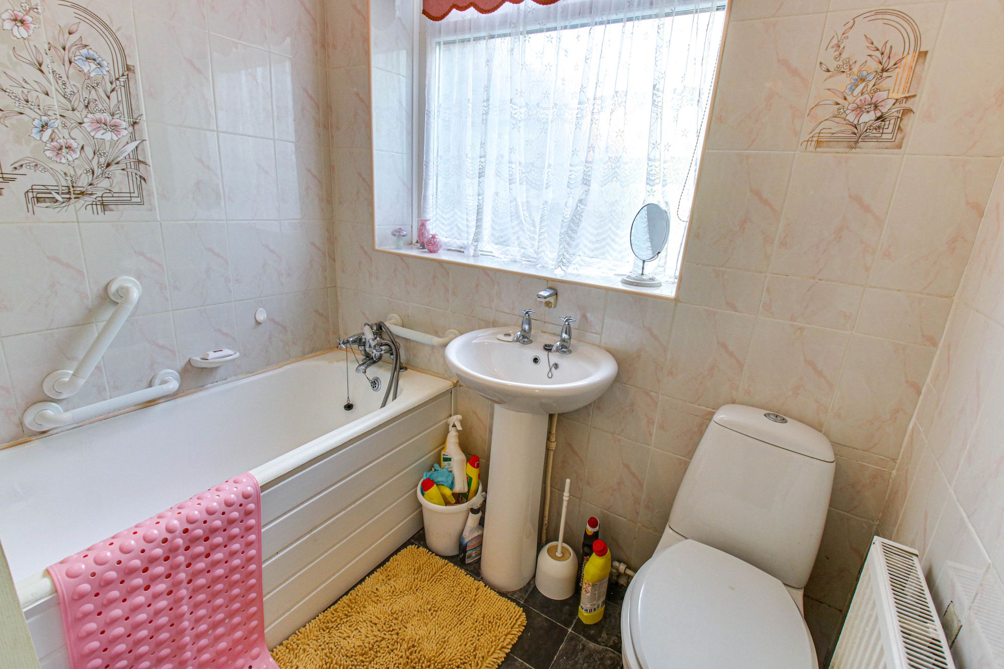 2 bed semi-detached bungalow for sale in Marlow Drive, Manchester  - Property Image 10