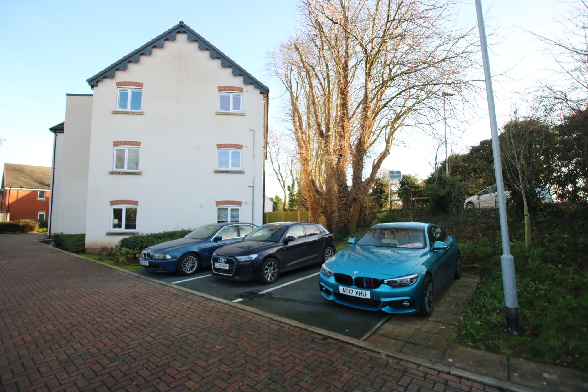 2 bed ground floor flat for sale in Glazebrook Meadows, Glazebrook, WA3 16