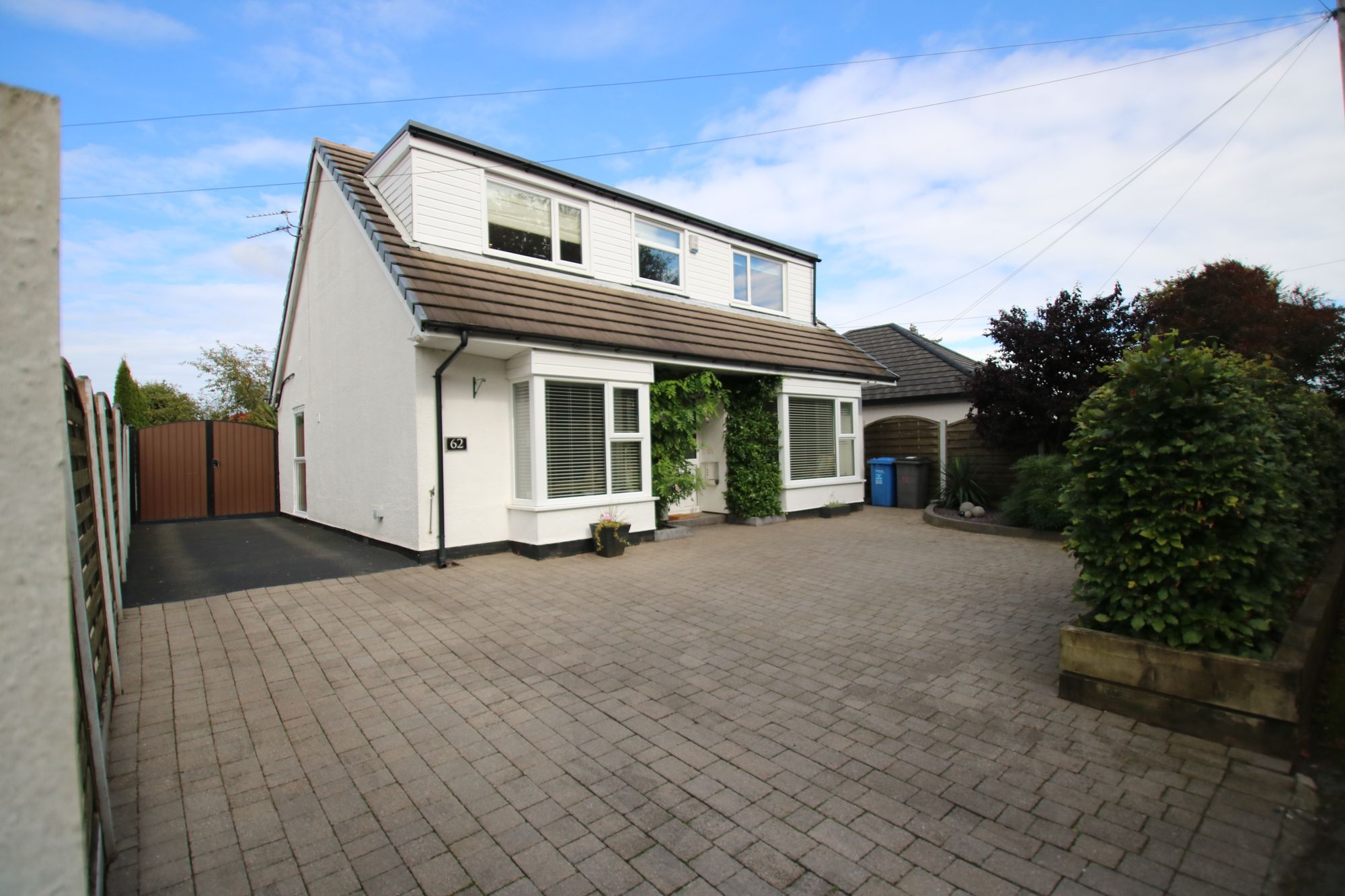 3 bed detached house for sale in Bank Street, Glazebrook, WA3 52