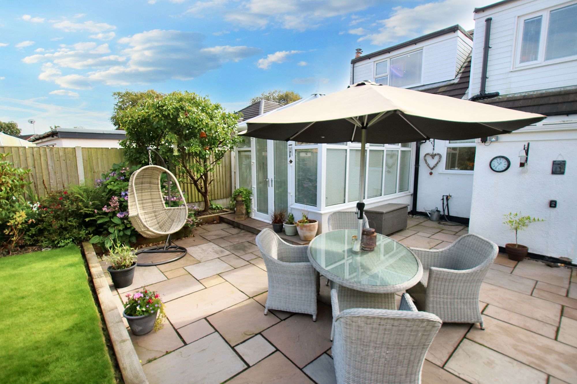 3 bed detached house for sale in Bank Street, Glazebrook, WA3 38