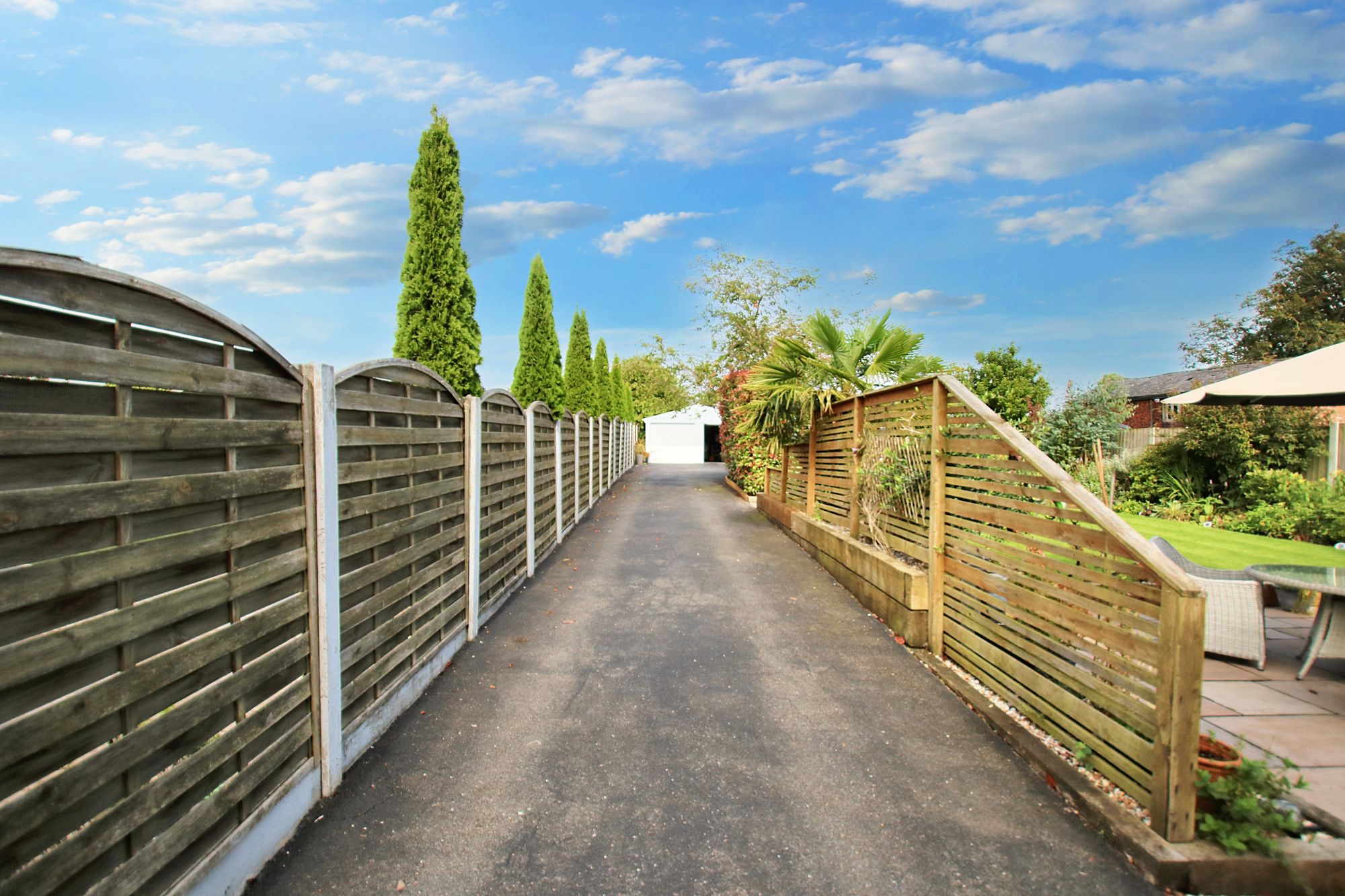 3 bed detached house for sale in Bank Street, Glazebrook, WA3 45