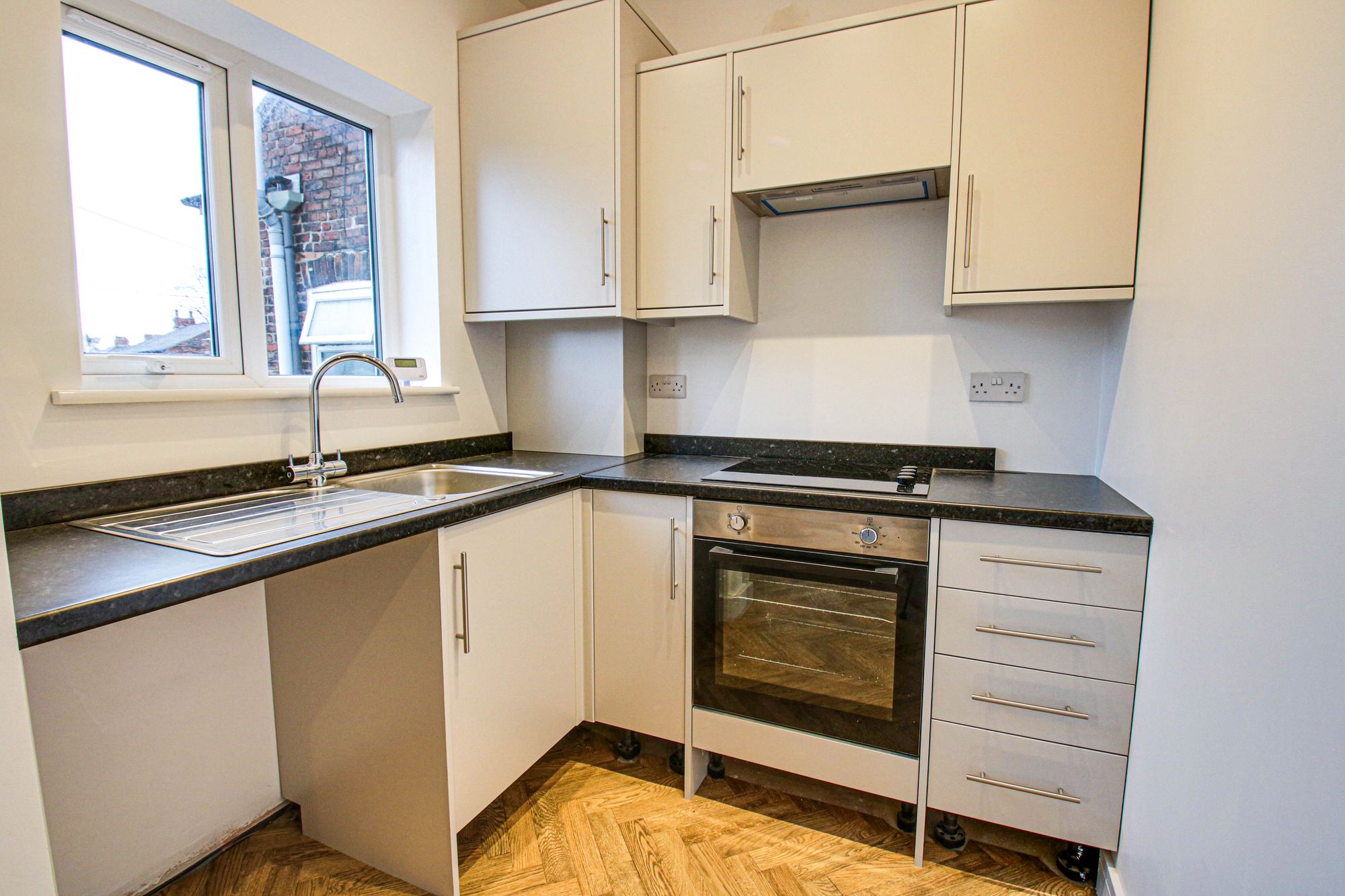 2 bed flat to rent in 176c Liverpool Road, Cadishead, Manchester, M44 5DD 3