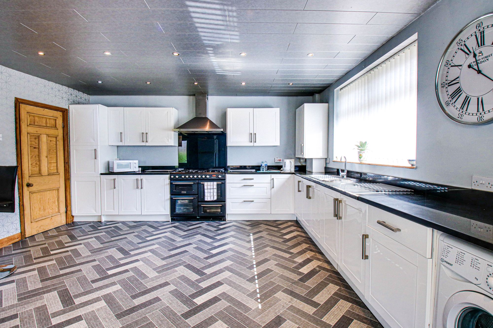 3 bed detached bungalow for sale in Victory Road, Manchester  - Property Image 5