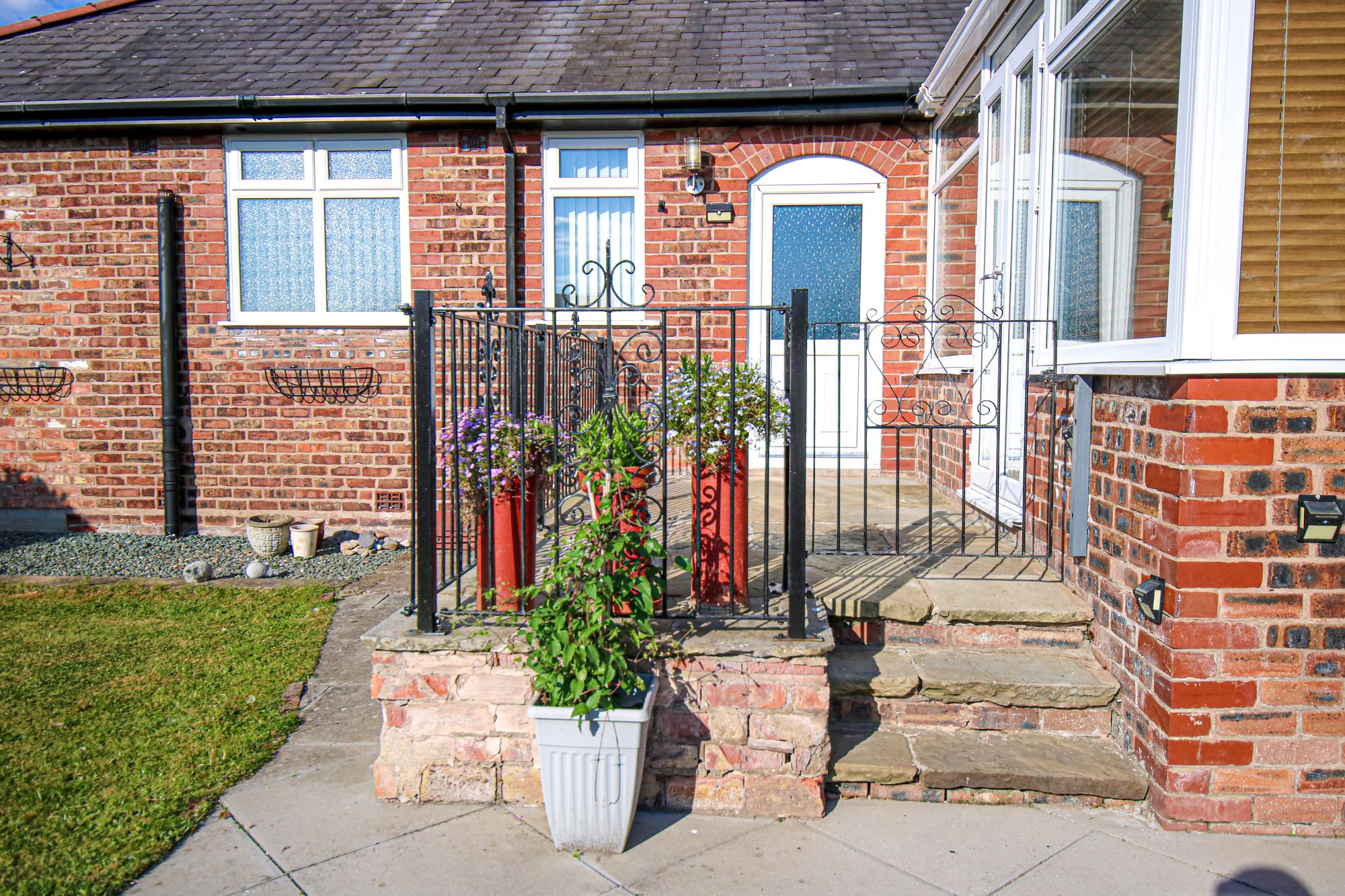 3 bed detached bungalow for sale in Victory Road, Manchester  - Property Image 38