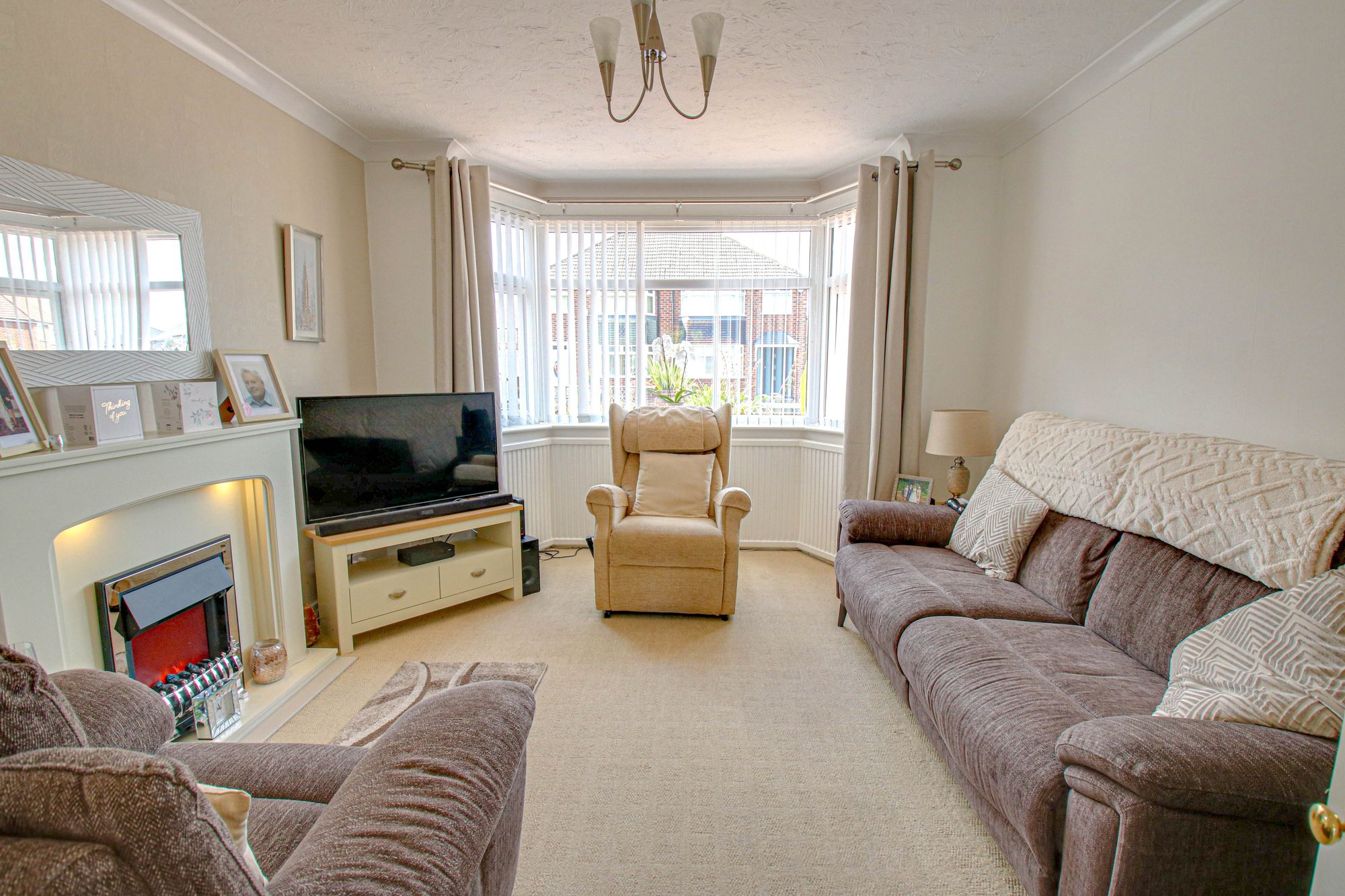 3 bed semi-detached house for sale in Ferndown Drive, Manchester  - Property Image 2