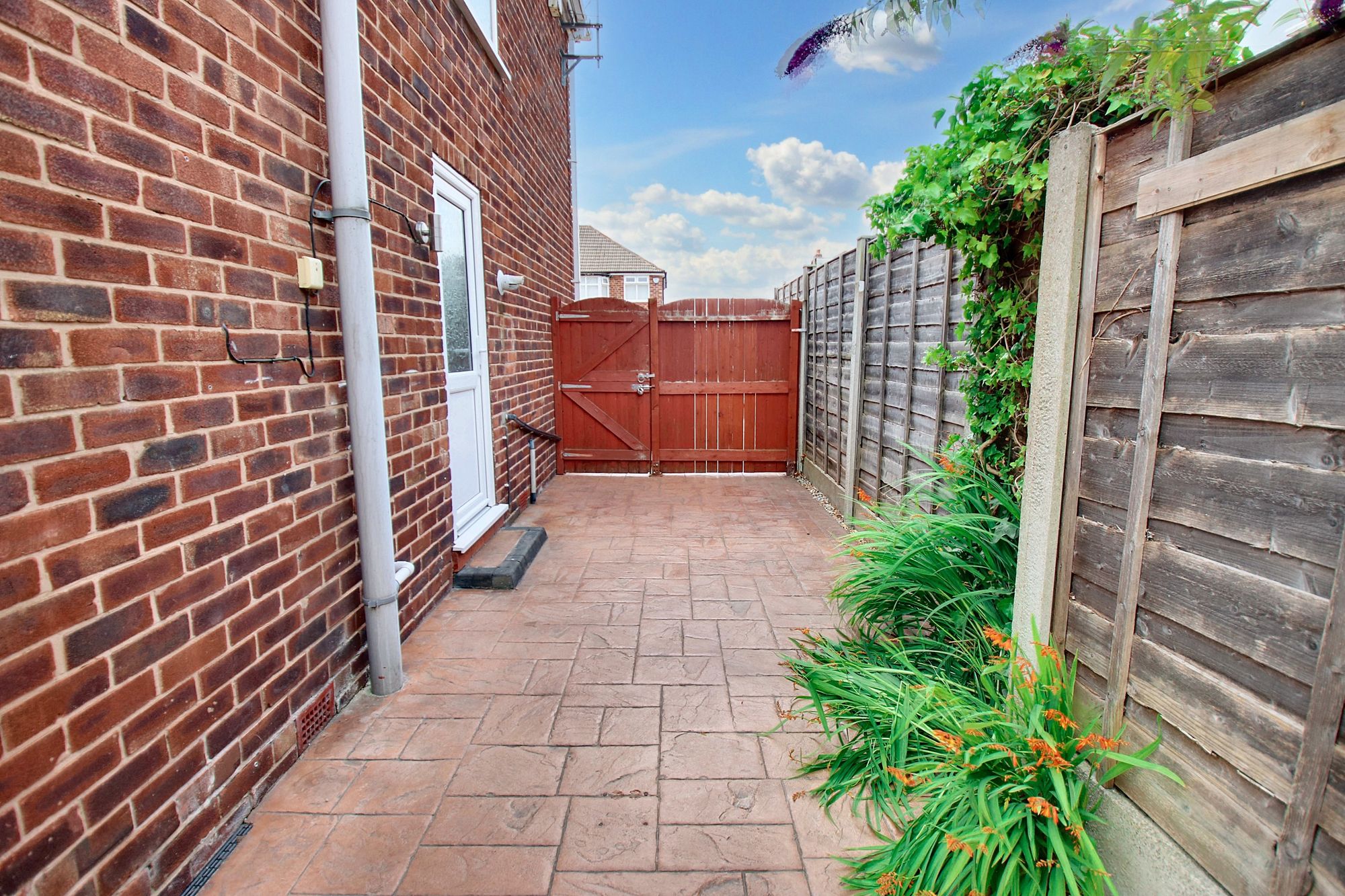 3 bed semi-detached house for sale in Ferndown Drive, Manchester  - Property Image 16