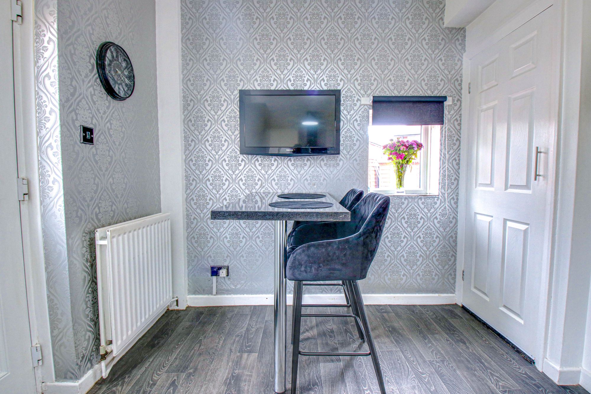 2 bed semi-detached house for sale in Moorfield Close, Manchester  - Property Image 5