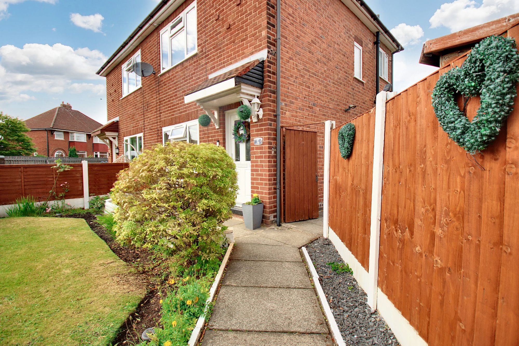 2 bed semi-detached house for sale in Moorfield Close, Manchester  - Property Image 21