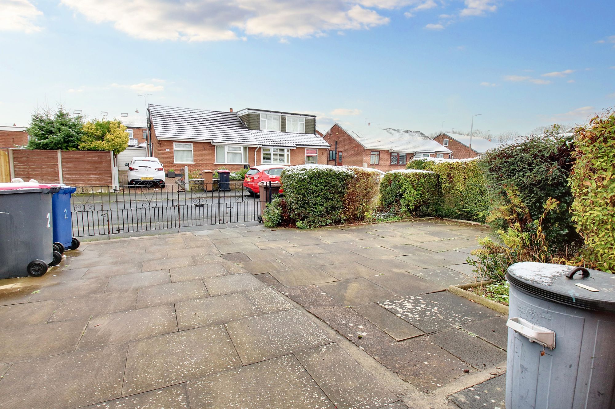 3 bed semi-detached bungalow for sale in Sunningdale Drive, Manchester  - Property Image 13