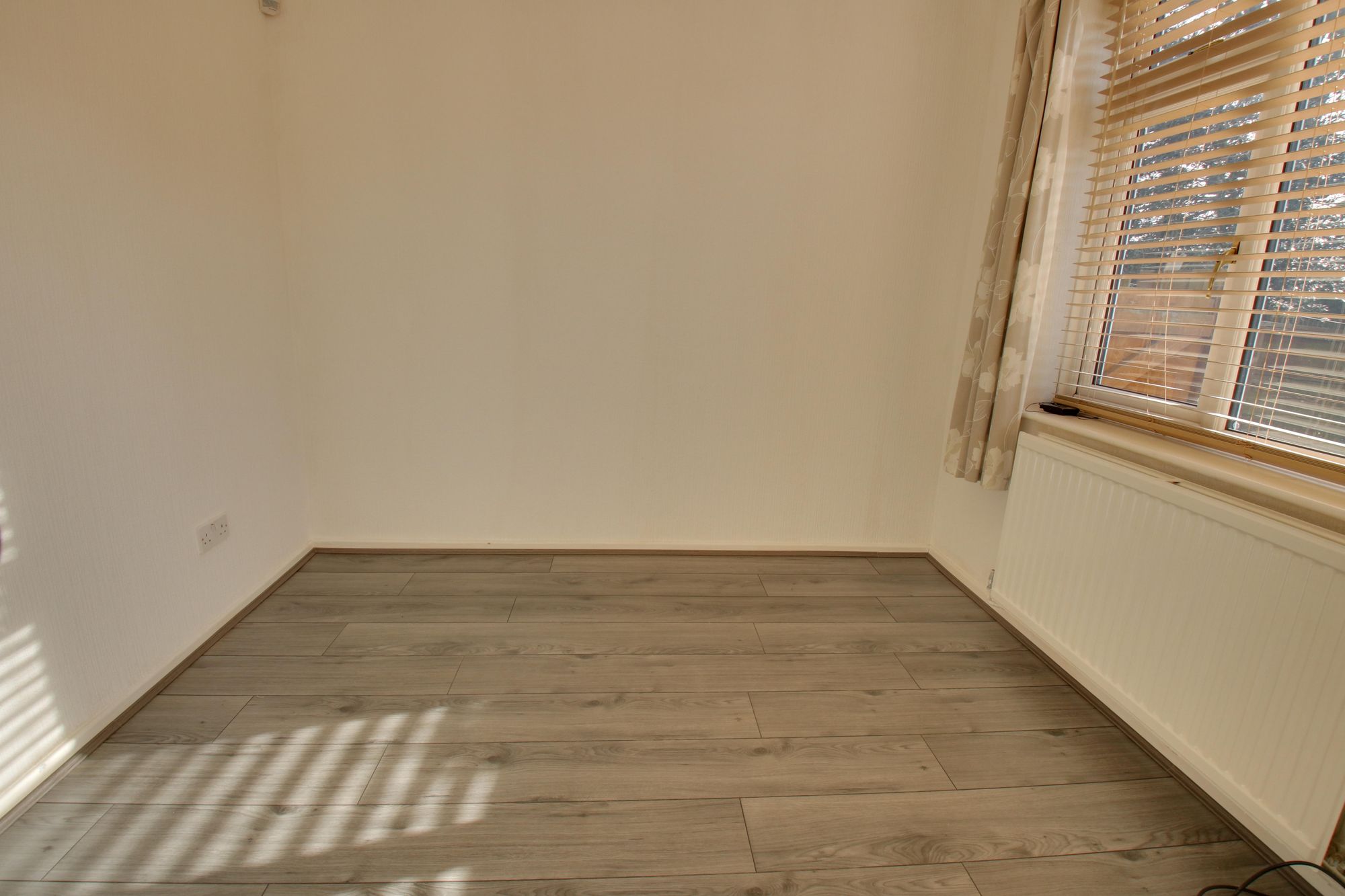 3 bed mid-terraced house to rent in Buckingham Road, Cadishead, M44 4