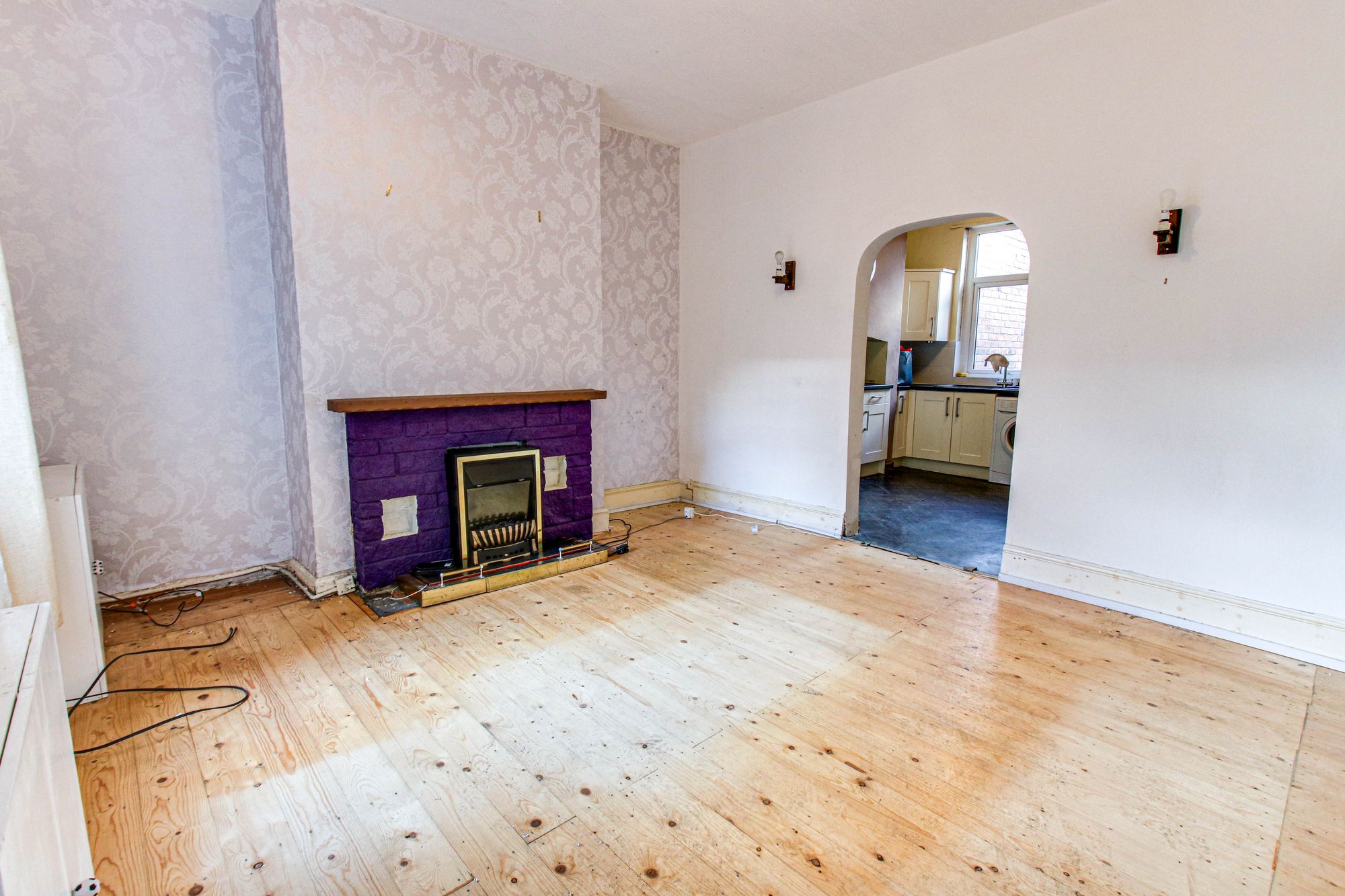 2 bed end of terrace house for sale in Lytherton Avenue, Manchester  - Property Image 2