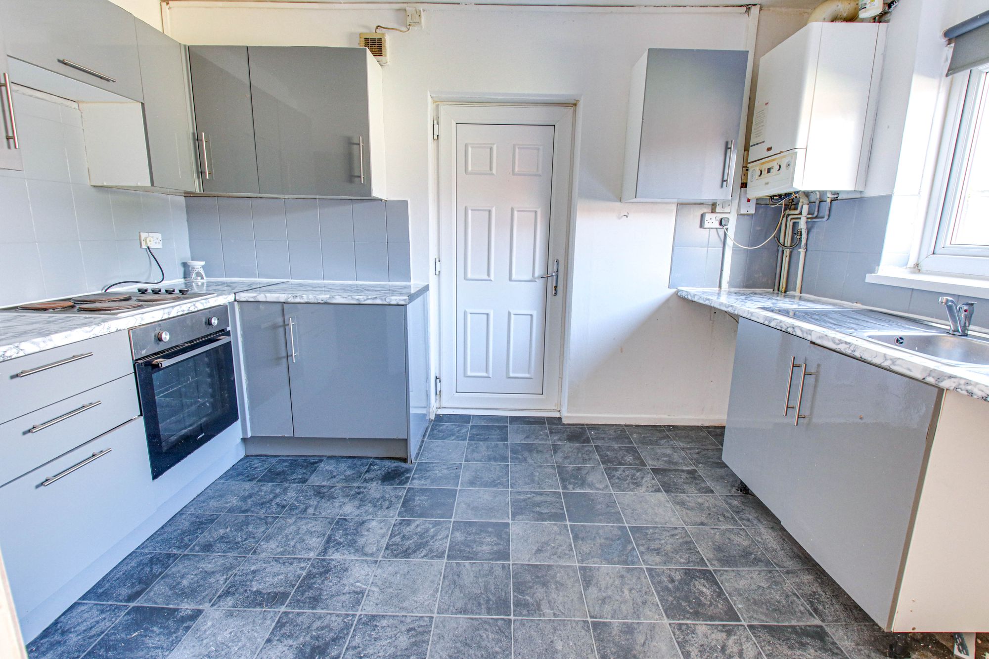 3 bed house for sale in Linnet Drive, Manchester  - Property Image 4