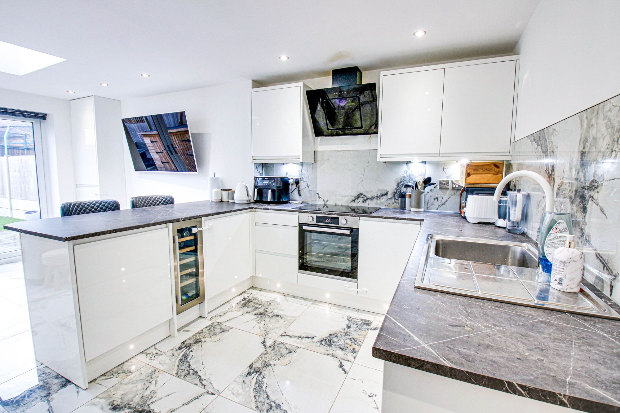 3 bed end of terrace house for sale in Chapel Road, Manchester  - Property Image 5