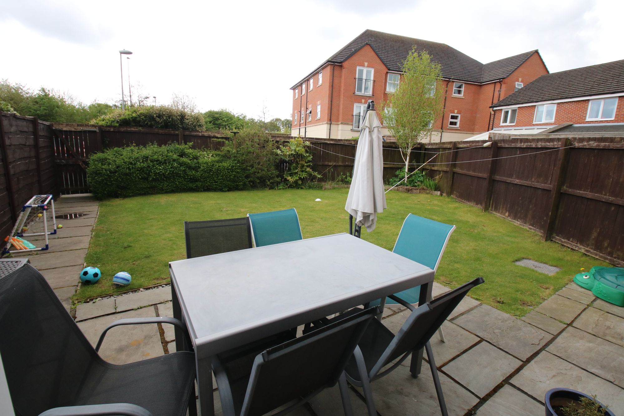 3 bed semi-detached house to rent in Roseway Avenue, Cadishead, M44 11