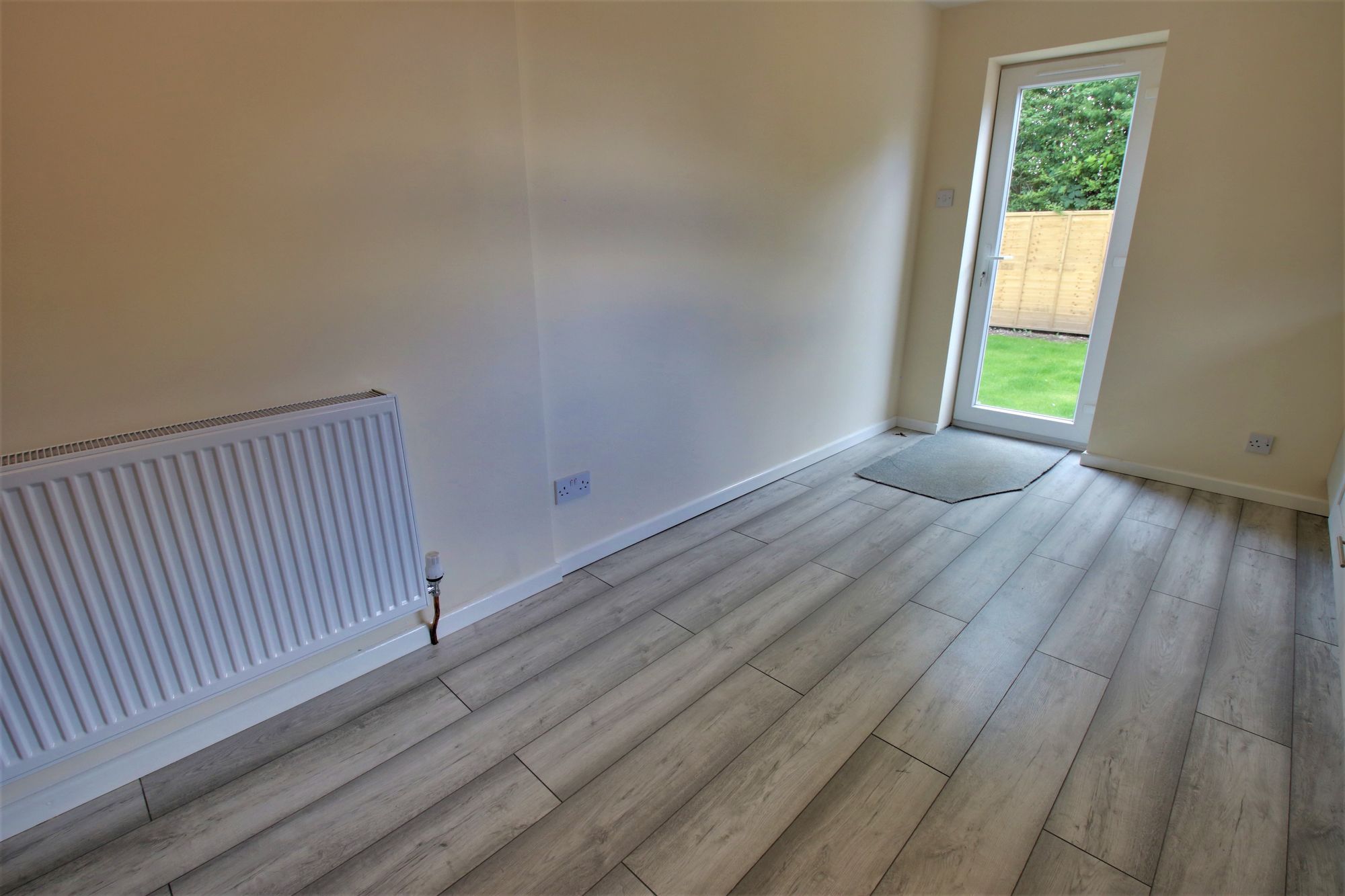 2 bed bungalow for sale in Platts Drive, Manchester  - Property Image 7