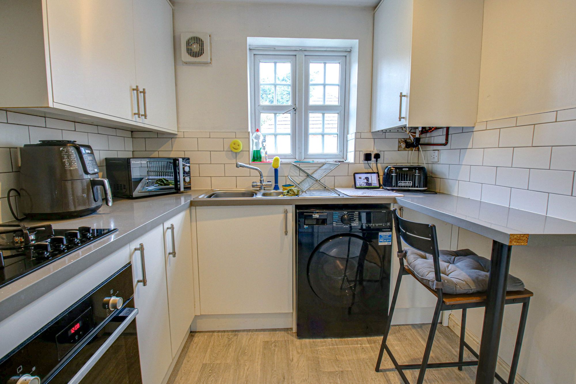 3 bed terraced house for sale in Glenmuir Close, Manchester  - Property Image 5