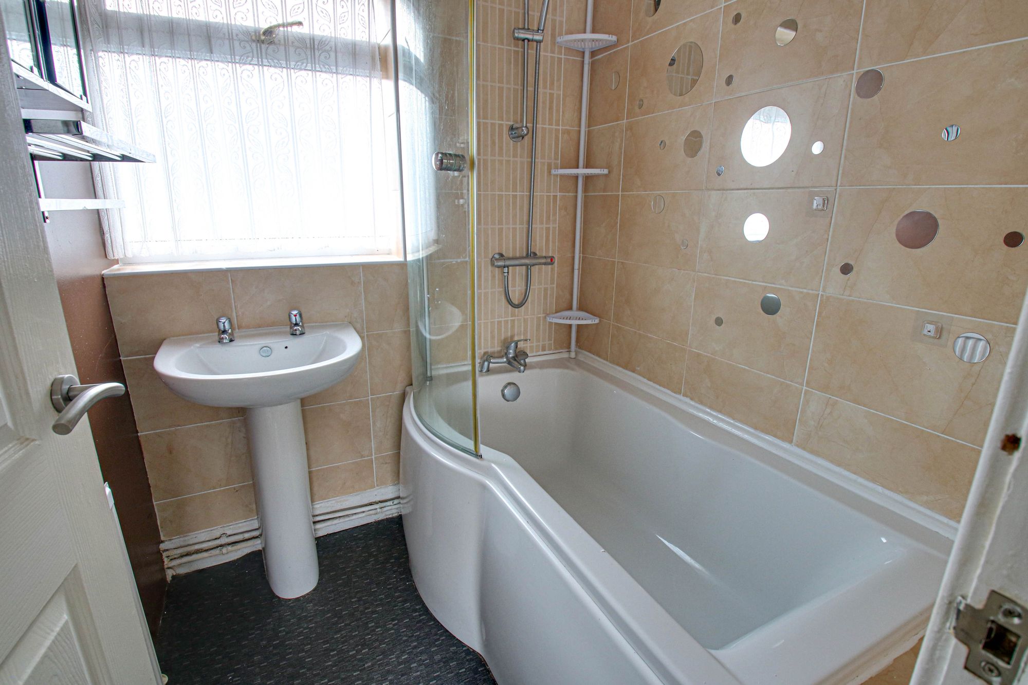 3 bed mid-terraced house to rent in Cutnook Lane, Irlam, M44  - Property Image 10