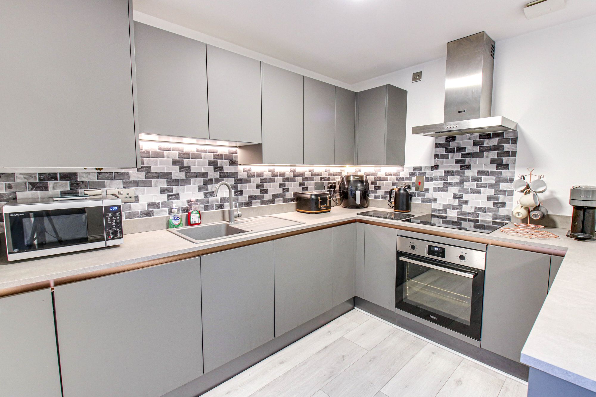 3 bed semi-detached house for sale in Roseway Avenue, Manchester  - Property Image 4