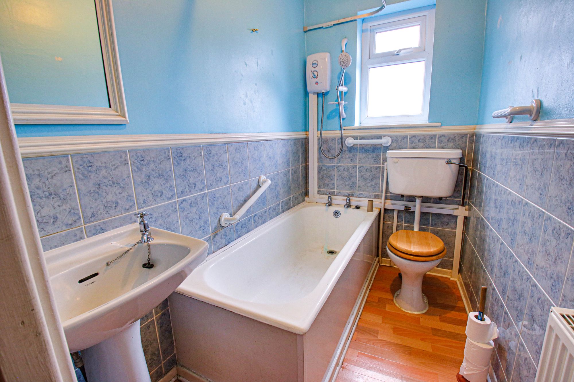 3 bed mid-terraced house for sale in Mosley Common Road, Manchester  - Property Image 10