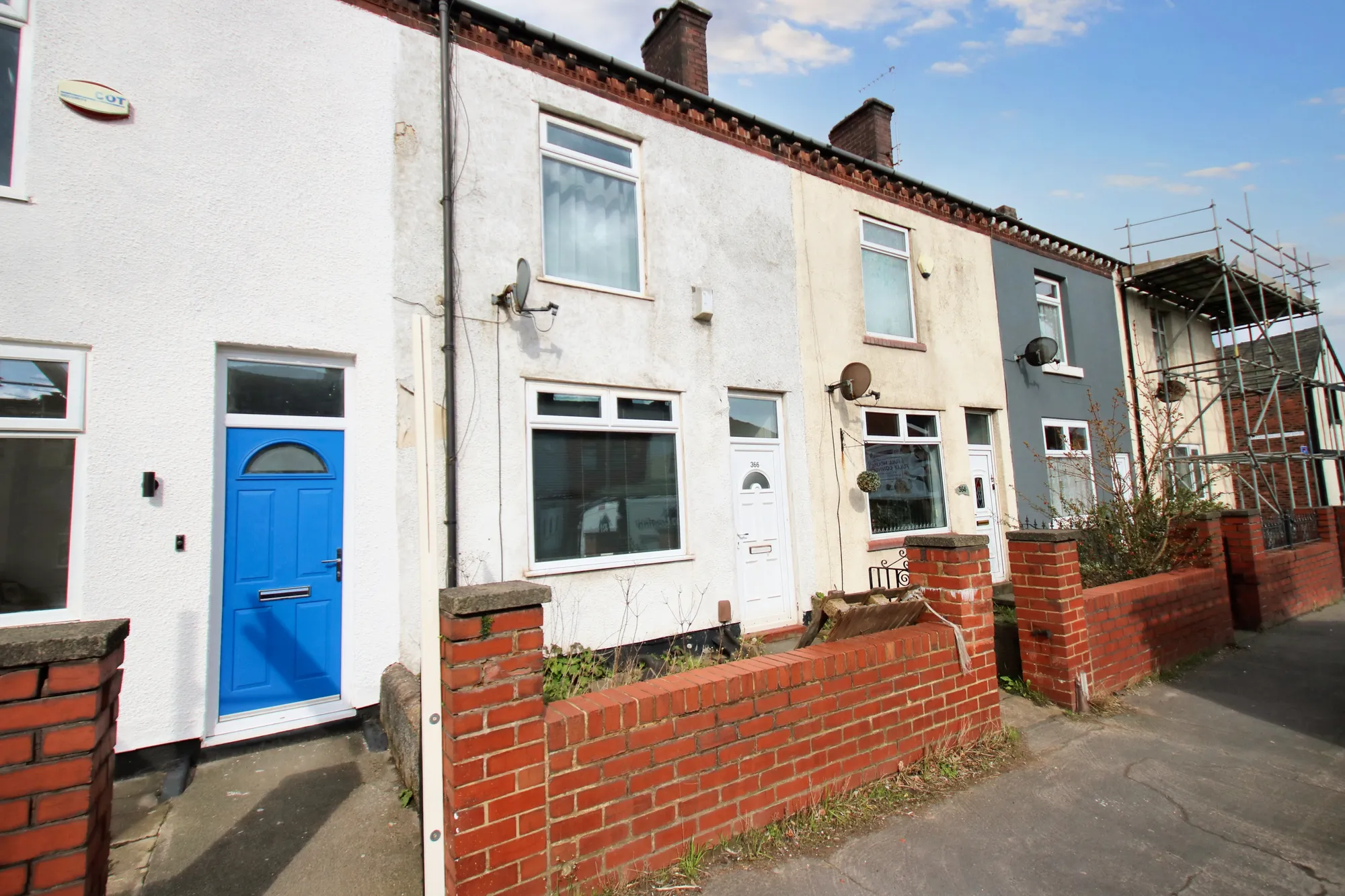 2 bed terraced house to rent in Manchester Road West, Manchester - Property Image 1