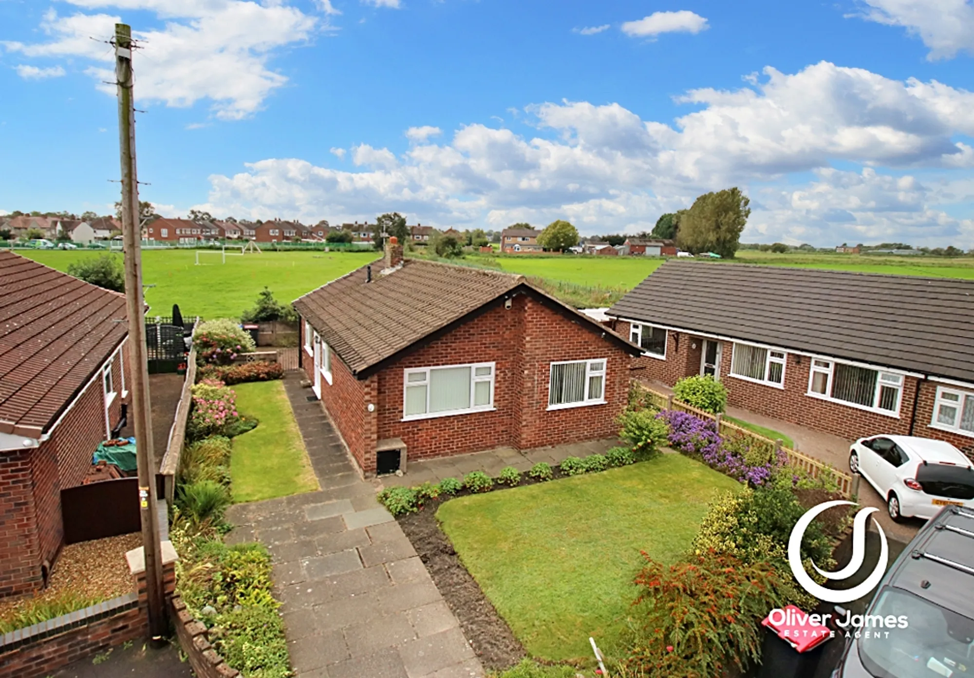 3 bed detached bungalow for sale in Calder Avenue, Manchester - Property Image 1