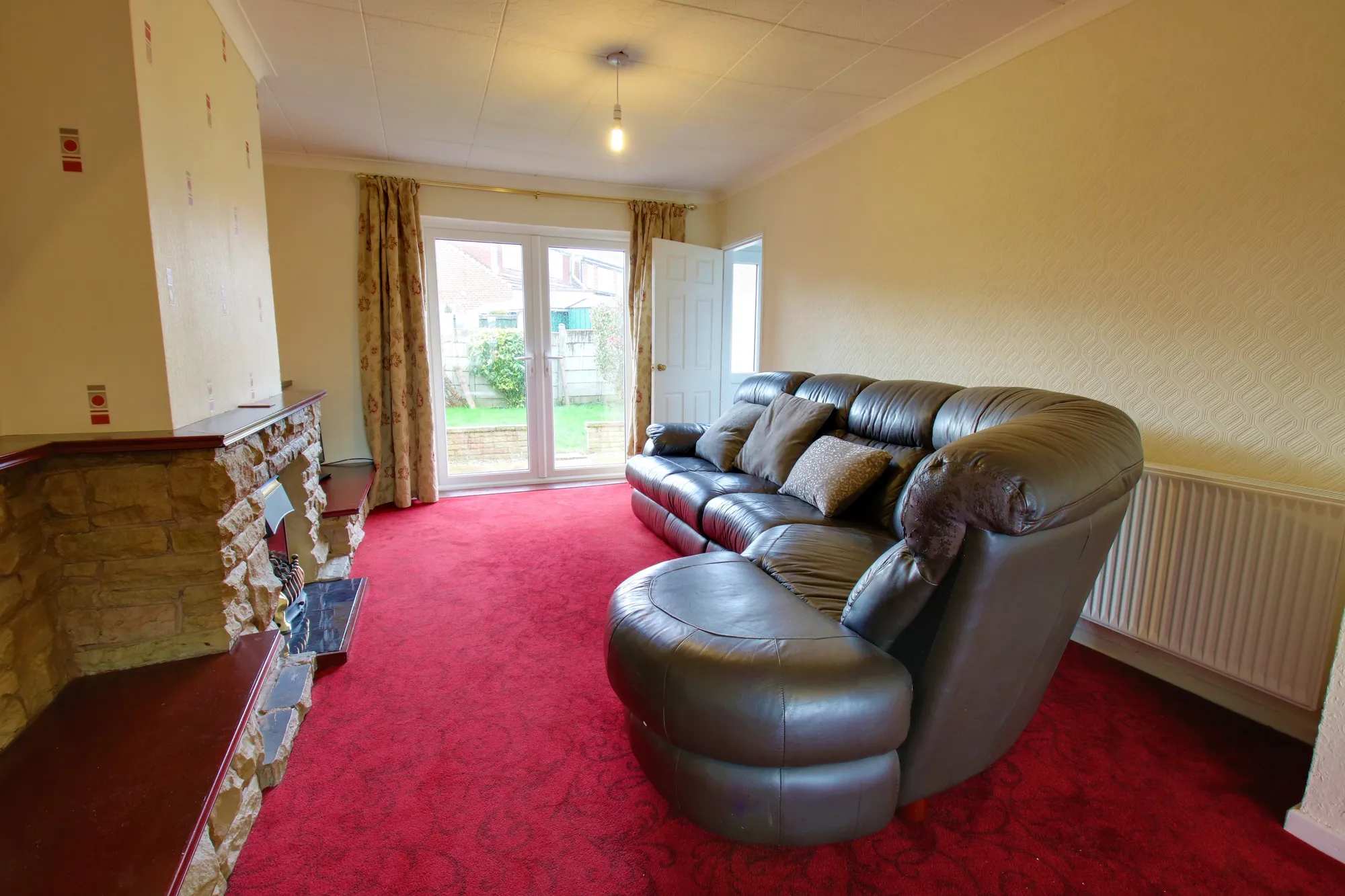 3 bed semi-detached bungalow to rent in School Lane, Manchester  - Property Image 3