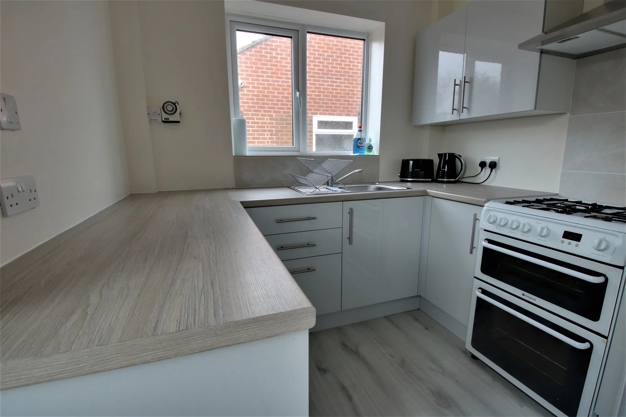 3 bed semi-detached bungalow to rent in School Lane, Irlam, M44 1