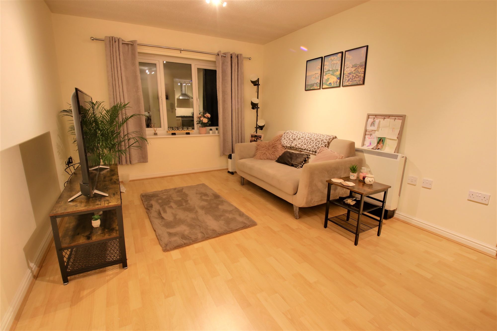 2 bed apartment for sale in Townsgate Way, Manchester  - Property Image 2