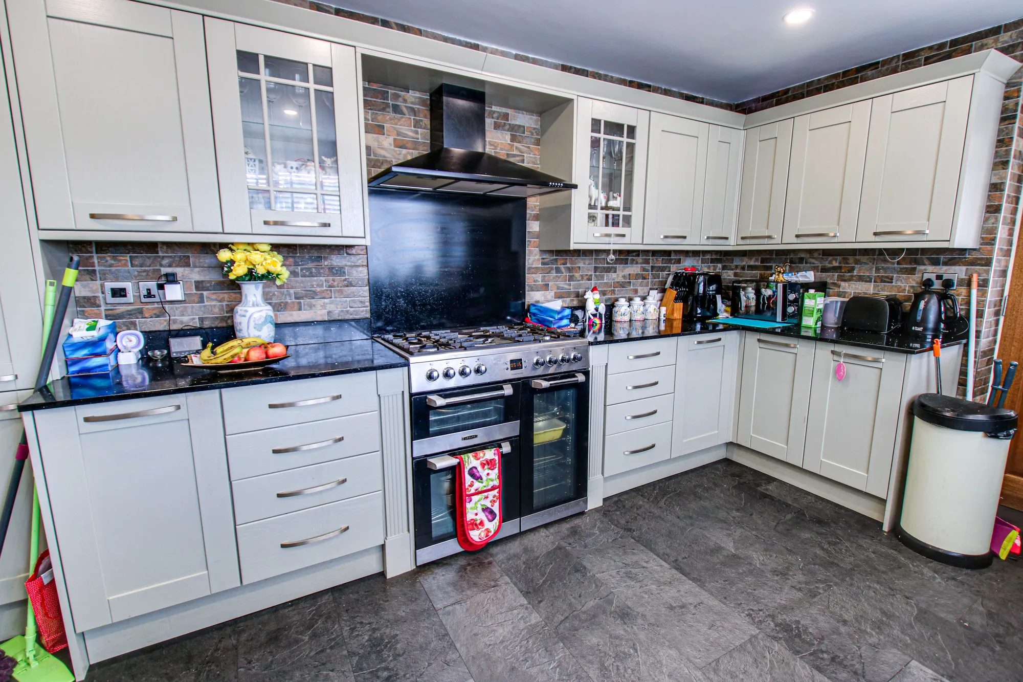3 bed detached bungalow for sale in Newlands Avenue, Manchester  - Property Image 3