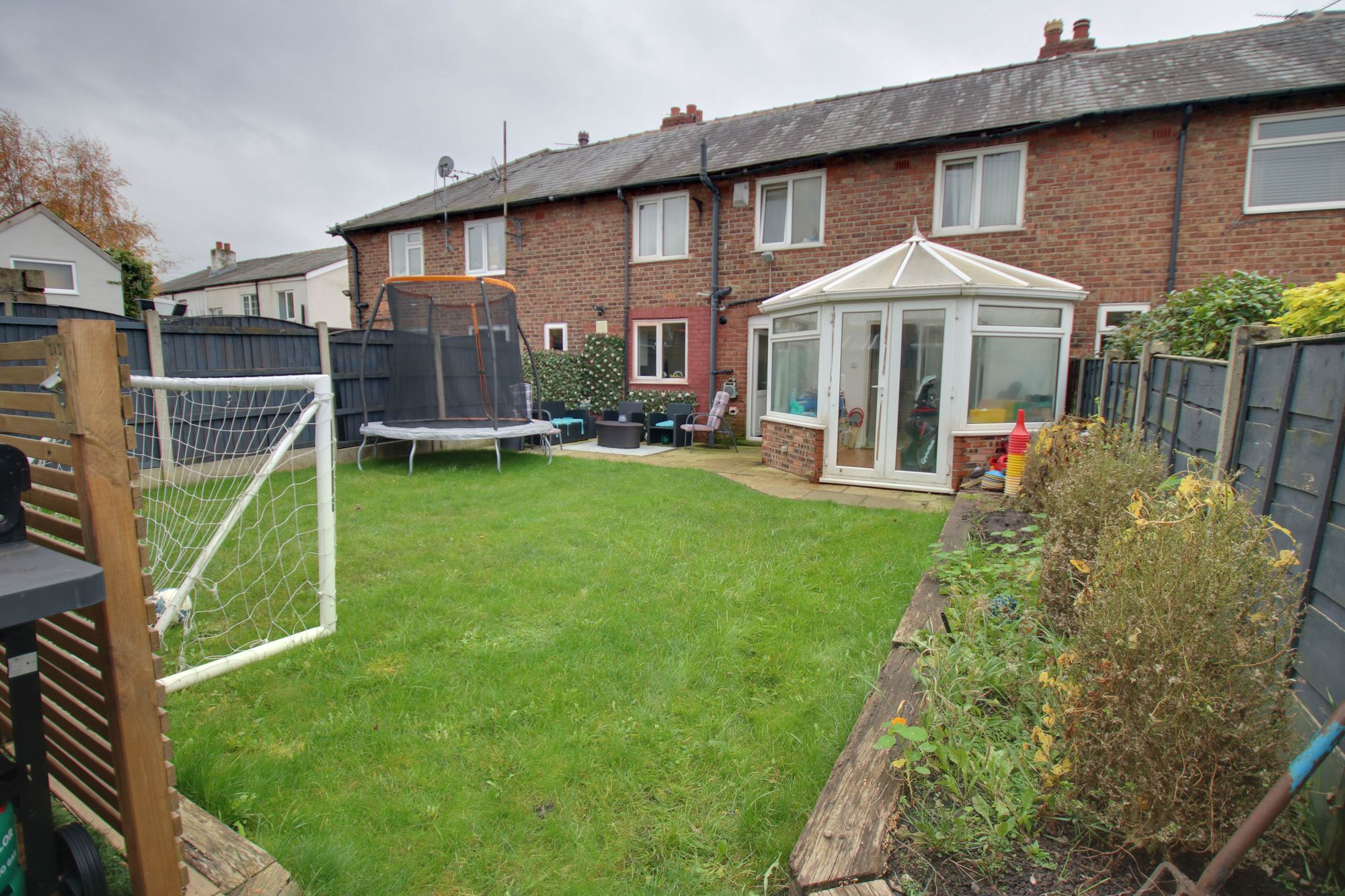 4 bed mid-terraced house for sale in Liverpool Road, Cadishead, M44 18